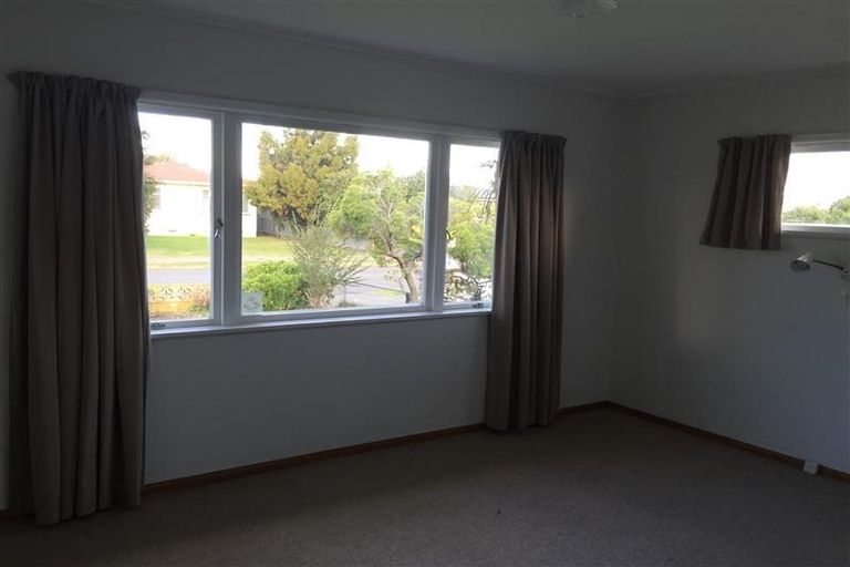 Photo of property in 39 Oldham Avenue, Onekawa, Napier, 4110