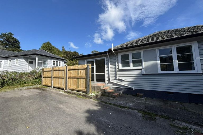 Photo of property in 3b Kopara Grove, Stokes Valley, Lower Hutt, 5019