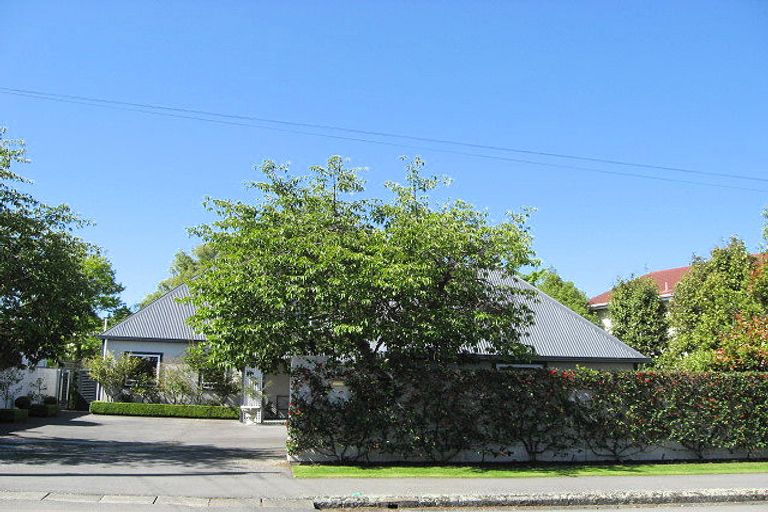 Photo of property in 25 Woodford Terrace, Ilam, Christchurch, 8053