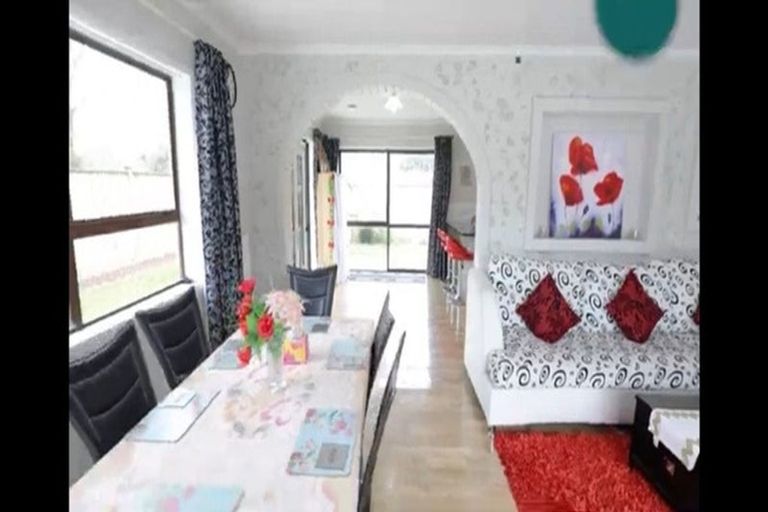 Photo of property in 80a Millbrook Road, Henderson, Auckland, 0612