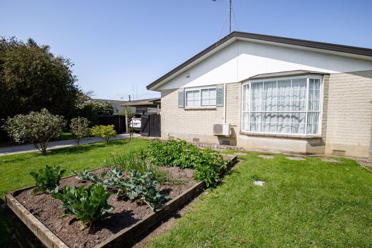 Photo of property in 37 Darlington Street, Ngatea, 3503