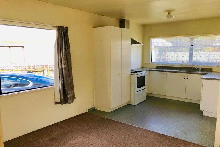 Photo of property in 2/29 Aeronautic Road, Takanini, 2112