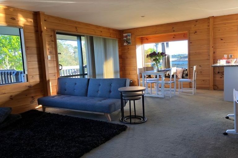 Photo of property in 264 State Highway 16, Kumeu, 0892