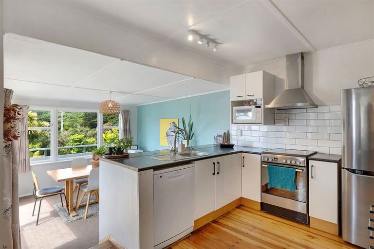 Photo of property in 114 Rawhiti Road, Pukerua Bay, 5026