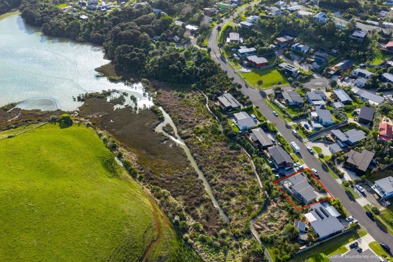 Photo of property in 25 Robertson Street, Raglan, 3225