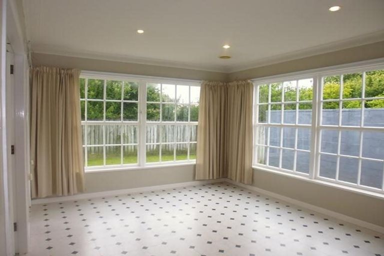 Photo of property in 16a Bellevue Road, Woburn, Lower Hutt, 5010