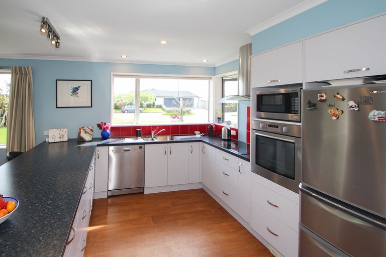 Photo of property in 15 North Ridge Drive, Oamaru North, Oamaru, 9400