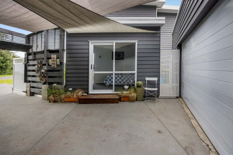 Photo of property in 22 Halse Place, Opunake, 4616