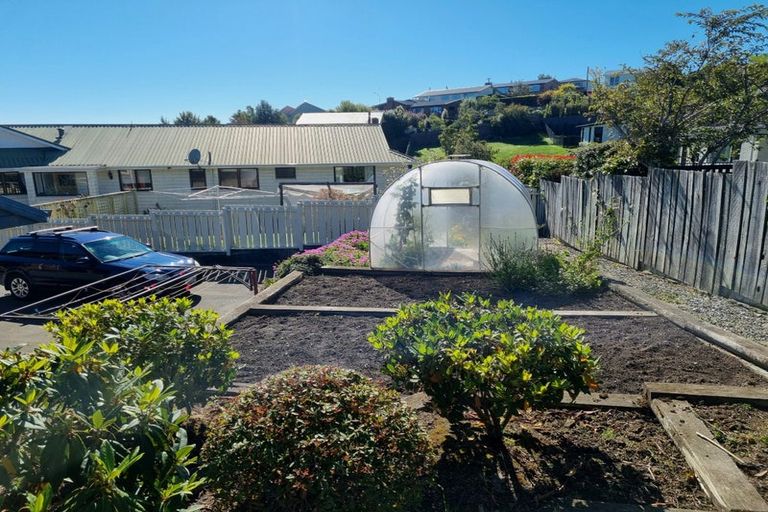 Photo of property in 24 Aotea Crescent, Gore, 9710