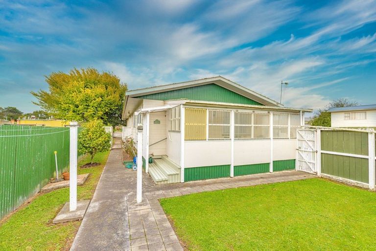 Photo of property in 12 Totara Place, Pahiatua, 4910