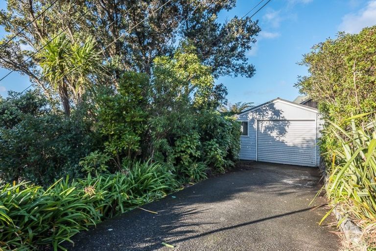 Photo of property in 25 Voltaire Street, Karori, Wellington, 6012