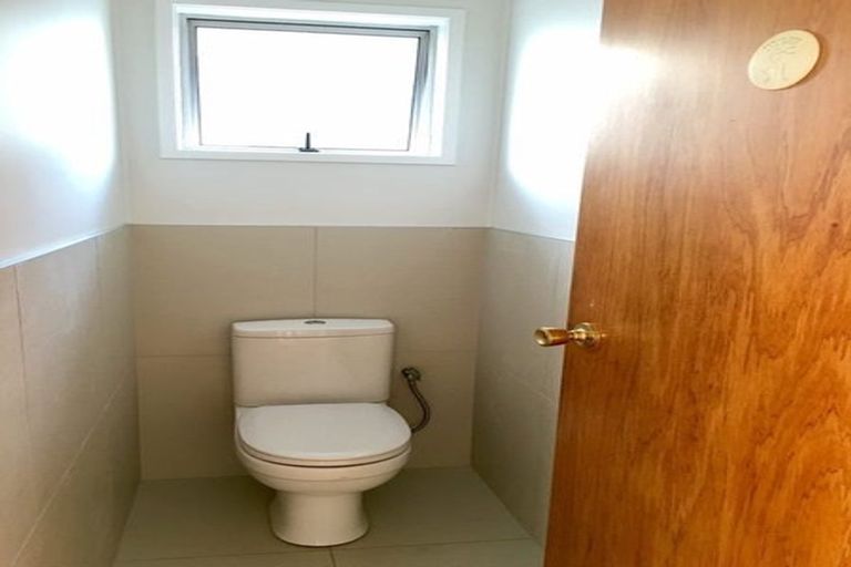 Photo of property in 19 Glennandrew Drive, Half Moon Bay, Auckland, 2012