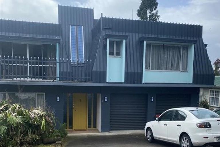 Photo of property in 1/2 Ruakiwi Road, Hamilton Lake, Hamilton, 3204