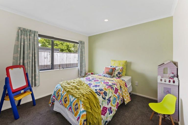 Photo of property in 8 Sapphire Grove, Birchville, Upper Hutt, 5018