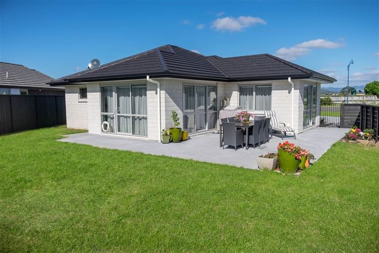 Photo of property in 2 Oscar Place, Whitianga, 3510