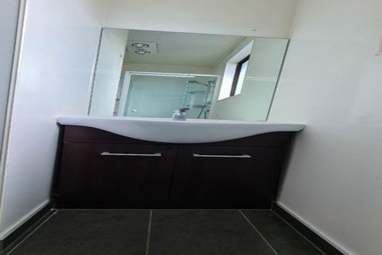 Photo of property in 1/143 Te Irirangi Drive, Flat Bush, Auckland, 2019