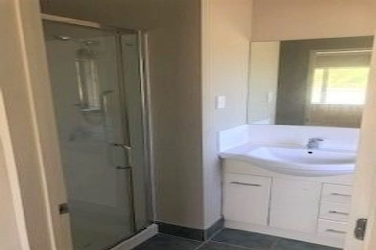 Photo of property in 72 Garelja Road, Henderson, Auckland, 0612