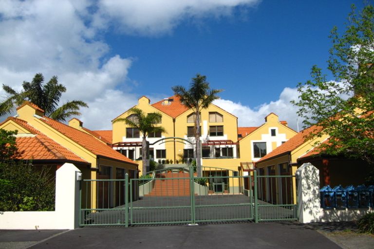 Photo of property in 42 Harbour Village Drive, Gulf Harbour, Whangaparaoa, 0930