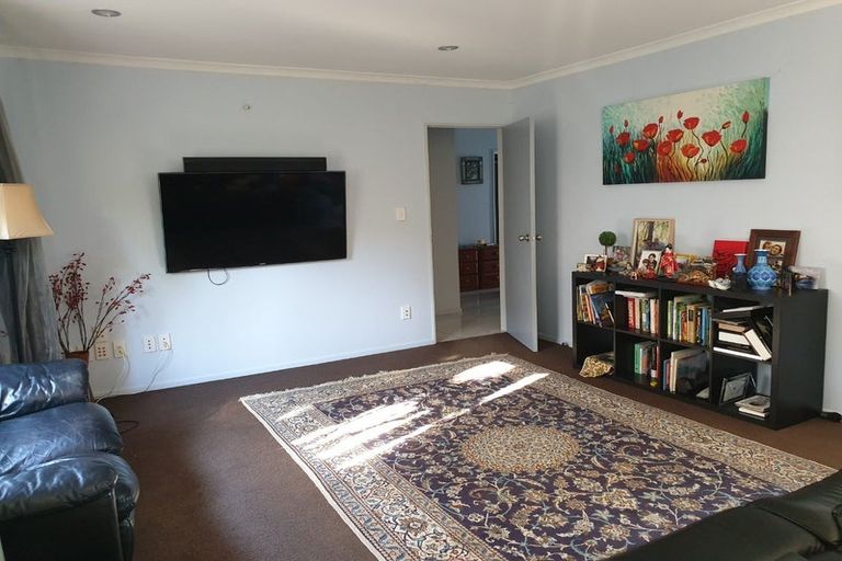 Photo of property in 86 San Marino Drive West, Henderson, Auckland, 0612