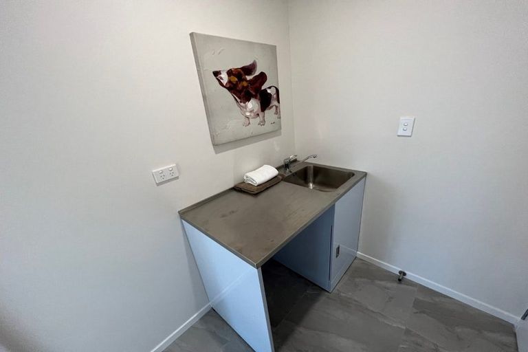 Photo of property in 160d Hill Road, Manurewa, Auckland, 2105