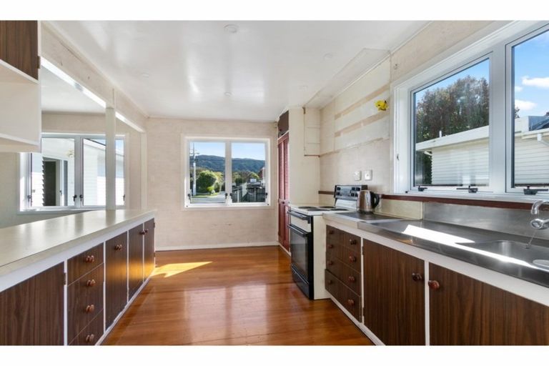 Photo of property in 11 Marion Street, Silverstream, Upper Hutt, 5019