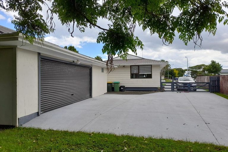 Photo of property in 22 Seaway Road, Clarks Beach, 2122