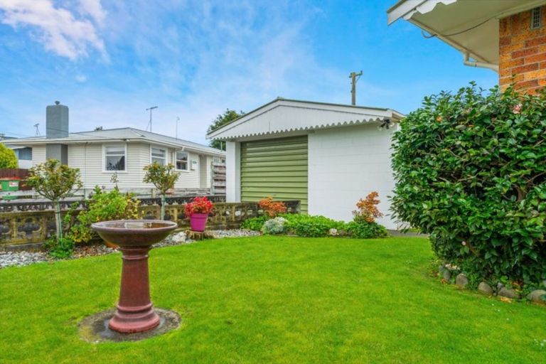 Photo of property in 17 Pryce Place, Silverdale, Hamilton, 3216