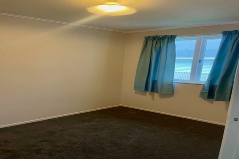 Photo of property in 22 Clendon Place, Manurewa, Auckland, 2102