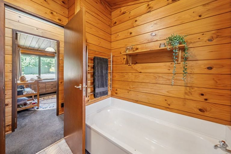 Photo of property in 135 Plateau Road, Te Marua, Upper Hutt, 5018