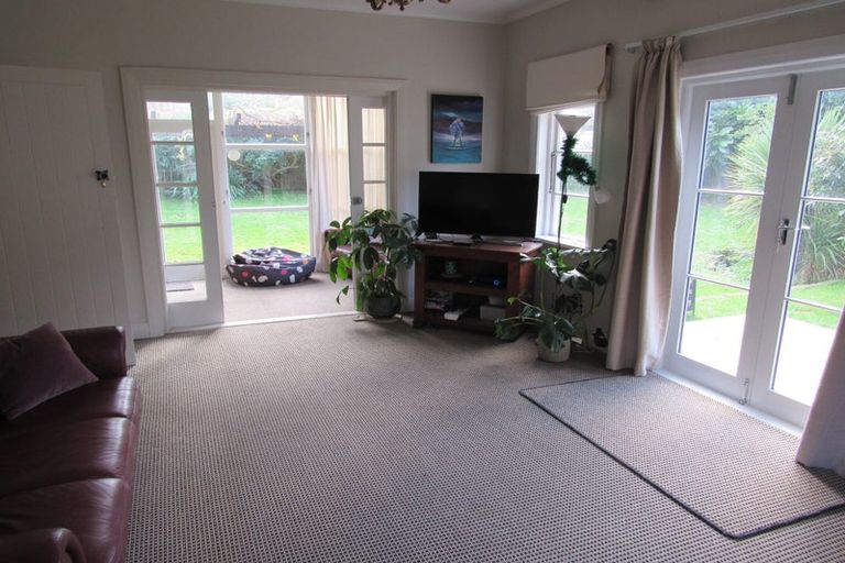 Photo of property in 404 Muritai Road, Eastbourne, Lower Hutt, 5013