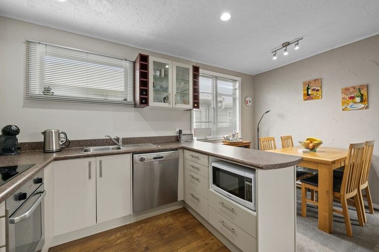 Photo of property in 7 Kowhai Avenue, Ebdentown, Upper Hutt, 5018