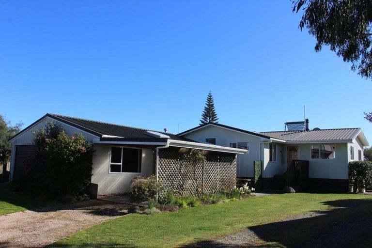 Photo of property in 64 Selwyn Street, Pohara, Takaka, 7183