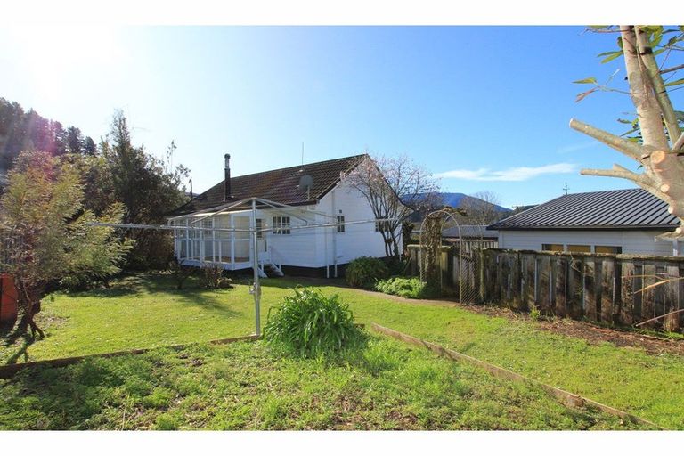 Photo of property in 11 Lawrence Street, Havelock, 7100