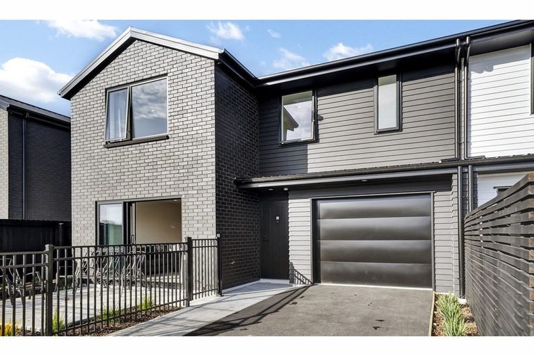 Photo of property in 10 Miromiro Street, Broomfield, Christchurch, 8042