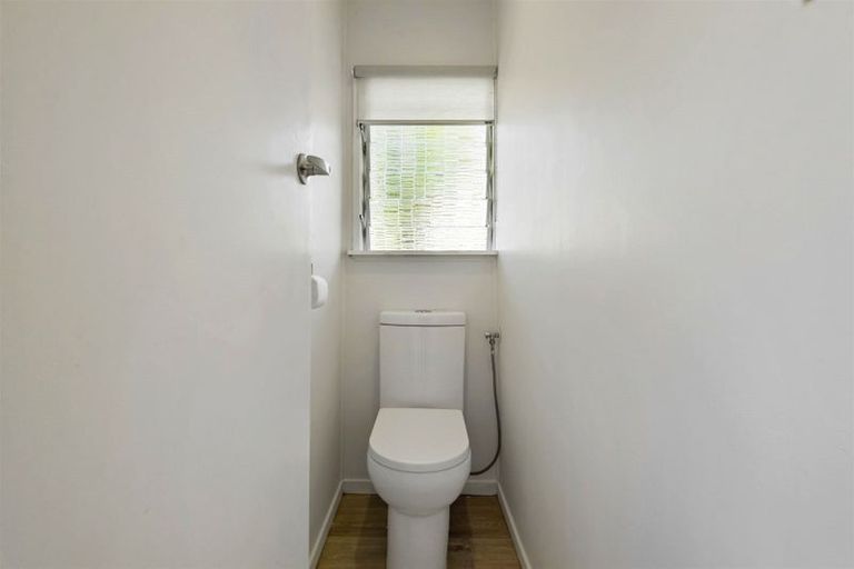 Photo of property in 1/12 Keldale Place, Forrest Hill, Auckland, 0620