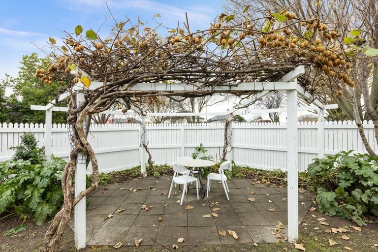 Photo of property in 107 Grays Road, Saint Leonards, Hastings, 4120