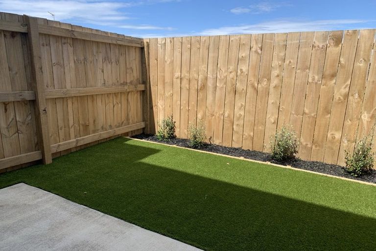 Photo of property in 20 Clay Works Lane, New Lynn, 0600