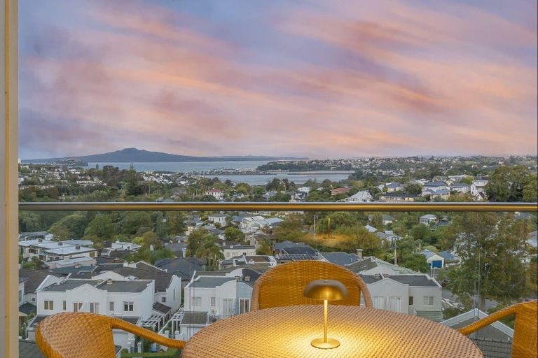 Photo of property in Oakridge Apartments, 703/10 Middleton Road, Remuera, Auckland, 1050