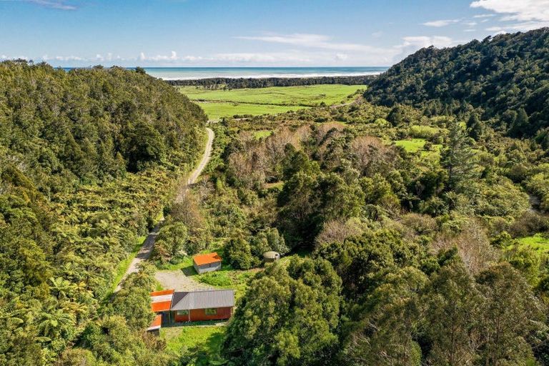 Photo of property in 29 Waiwhero Road, Barrytown, Runanga, 7873
