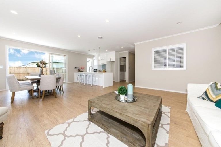 Photo of property in 11 Paso Fino Crescent, Karaka, Papakura, 2113