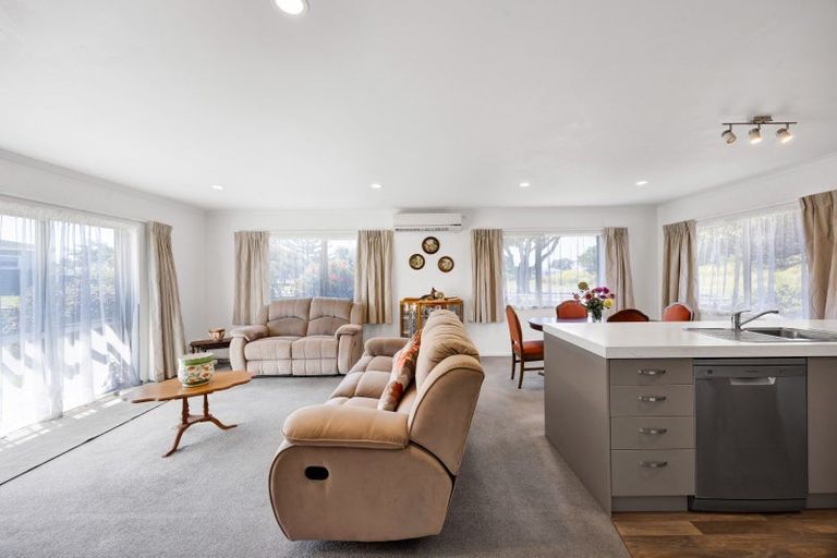 Photo of property in 17 Mcnaughton Street, Waitara, 4320