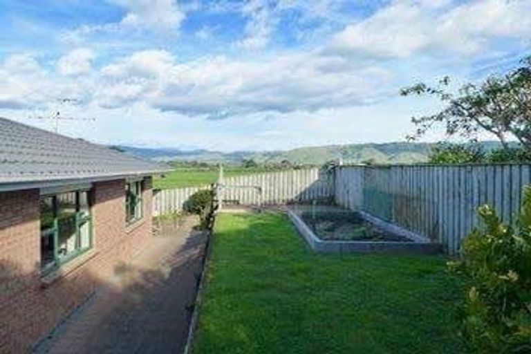 Photo of property in 13 Brendan Drive, Te Horo Beach, Otaki, 5581