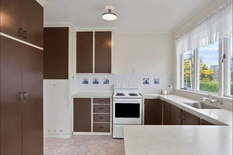 Photo of property in 15 Chorley Avenue, Massey, Auckland, 0614