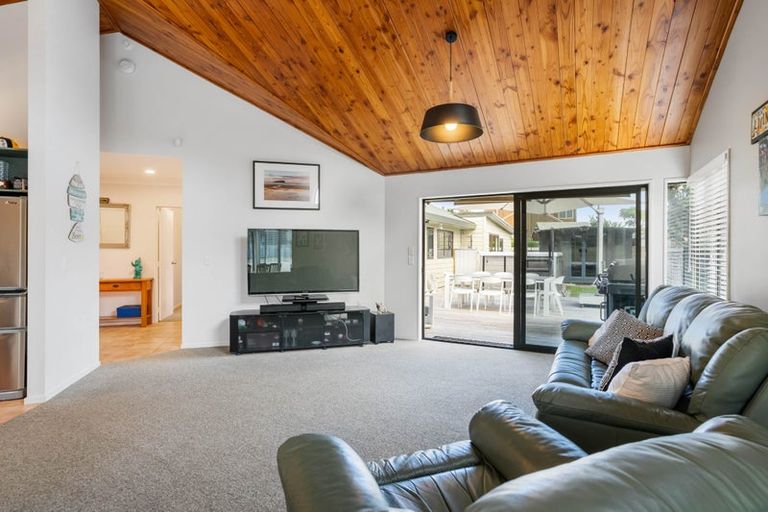 Photo of property in 2 Lake Court, Pauanui, Hikuai, 3579