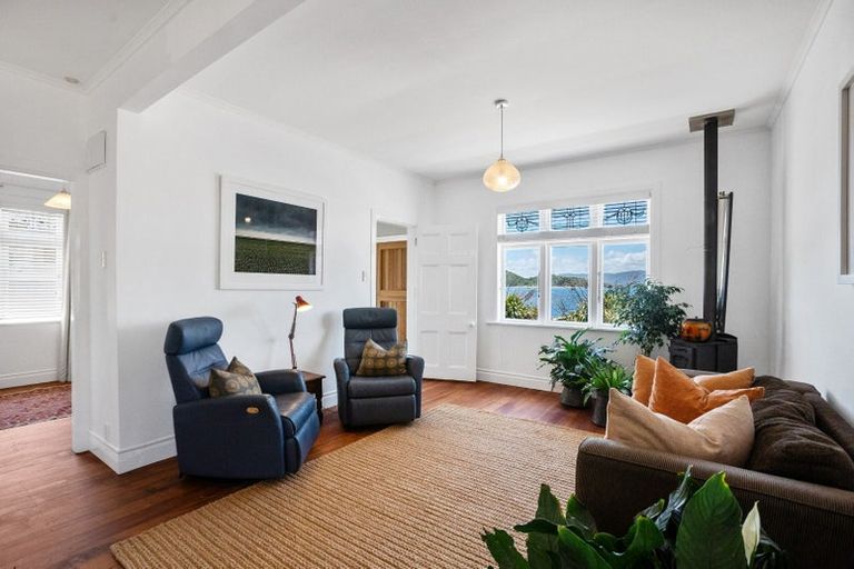 Photo of property in 170 Breaker Bay Road, Breaker Bay, Wellington, 6022