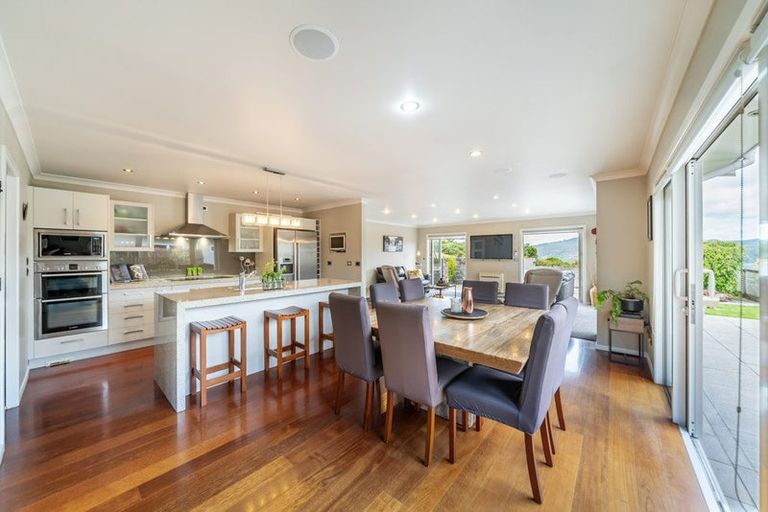 Photo of property in 43 Seymour Grove, Kingsley Heights, Upper Hutt, 5018