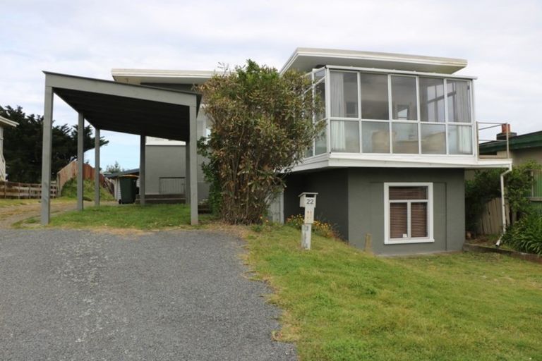 Photo of property in 22 Nelson Street, Foxton Beach, Foxton, 4815