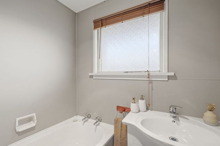 Photo of property in 1 Braemar Street, Kew, Invercargill, 9812