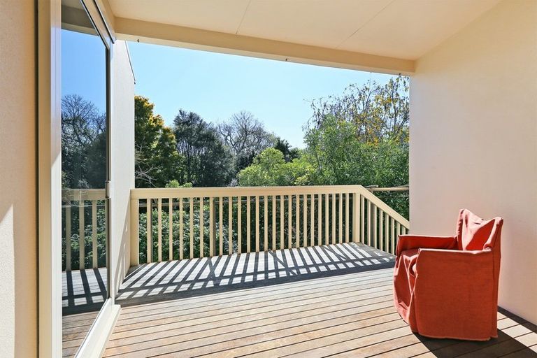 Photo of property in 3 Busby Place, Havelock North, 4130