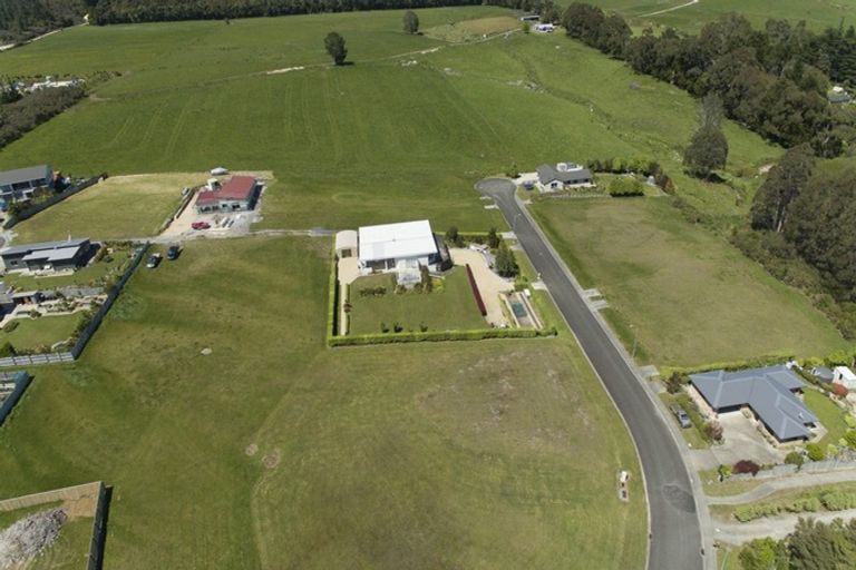 Photo of property in 48 Ruataniwha Drive, Collingwood, 7073